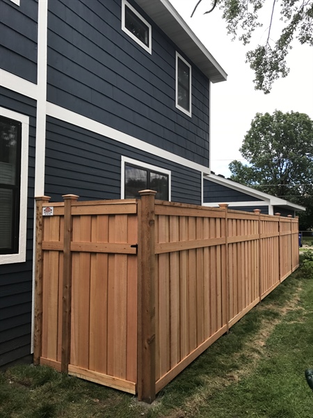 Choosing the Best Fence: Wood, Vinyl, or Metal? Insights and Comparisons